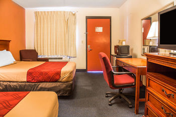 Econo Lodge Norwalk Exterior photo